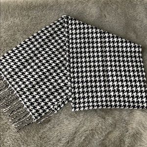 Houndstooth Scarf